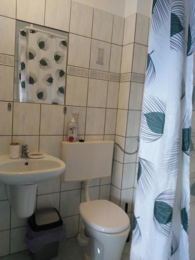 Domek Pod Sosnami Pokoje 2-3 Osobowe Apartment Mielno  Ngoại thất bức ảnh